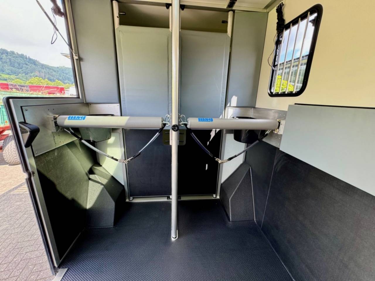 Van per Cavalli Altra marca NISSAN 0 Nuovo