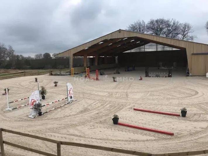 Centro di stagione cavallo In vendita Ile-et-Vilaine