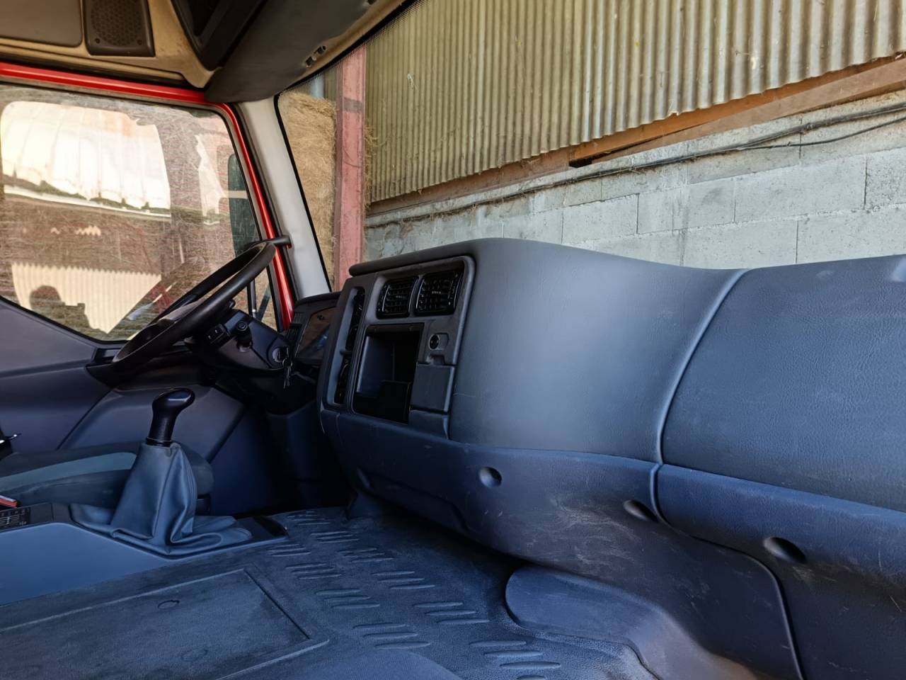 Camion per Cavalli Renault midlum 2004 Occasione