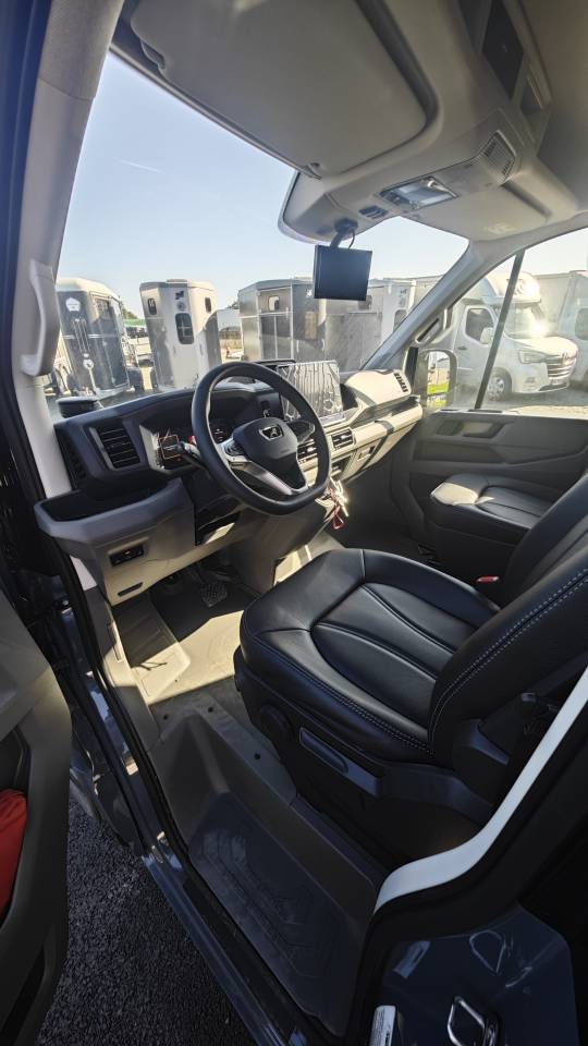 Van per Cavalli Krismar Man TGE Horsebox 5-2 2026 Nuovo