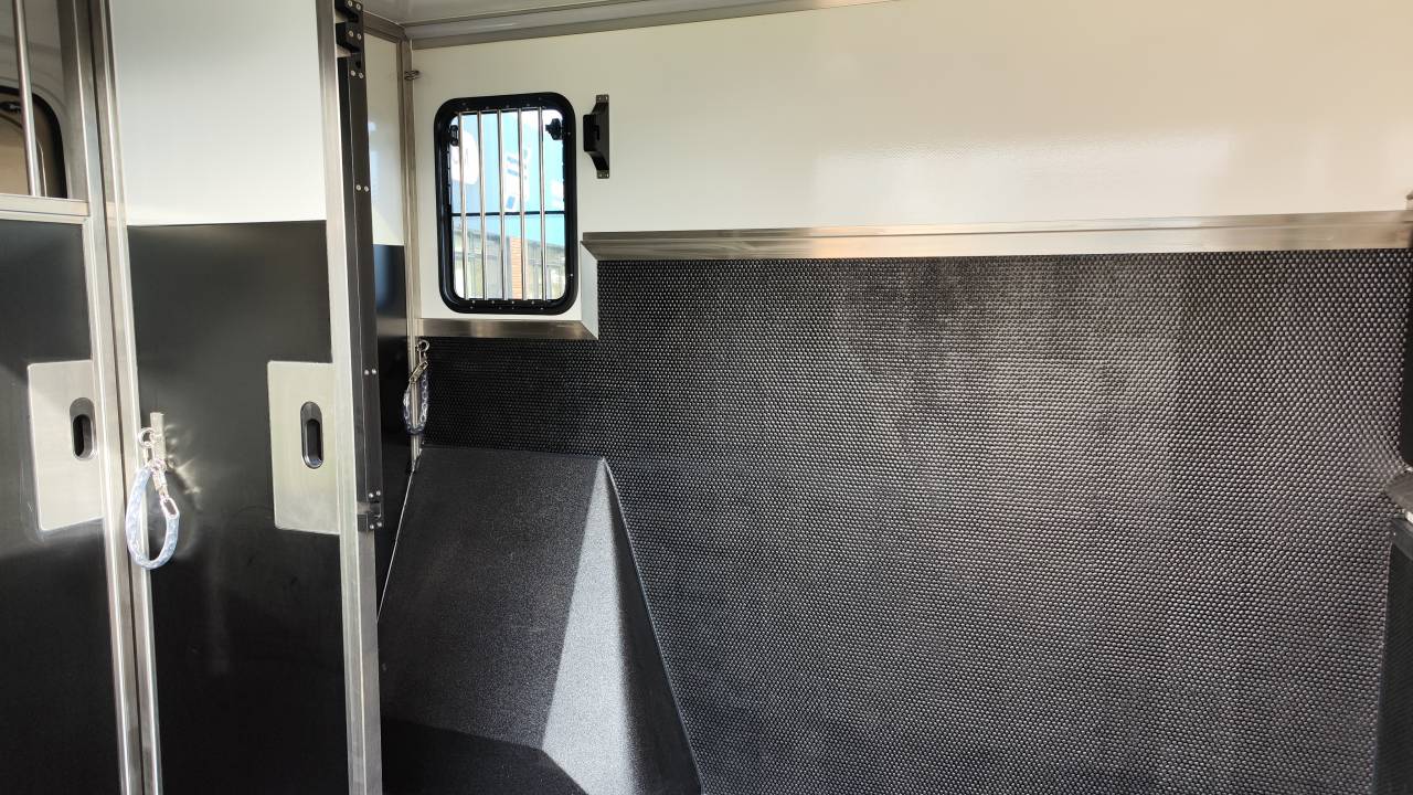 Van per Cavalli Krismar Transit Horsebox 2-3 2025 Nuovo