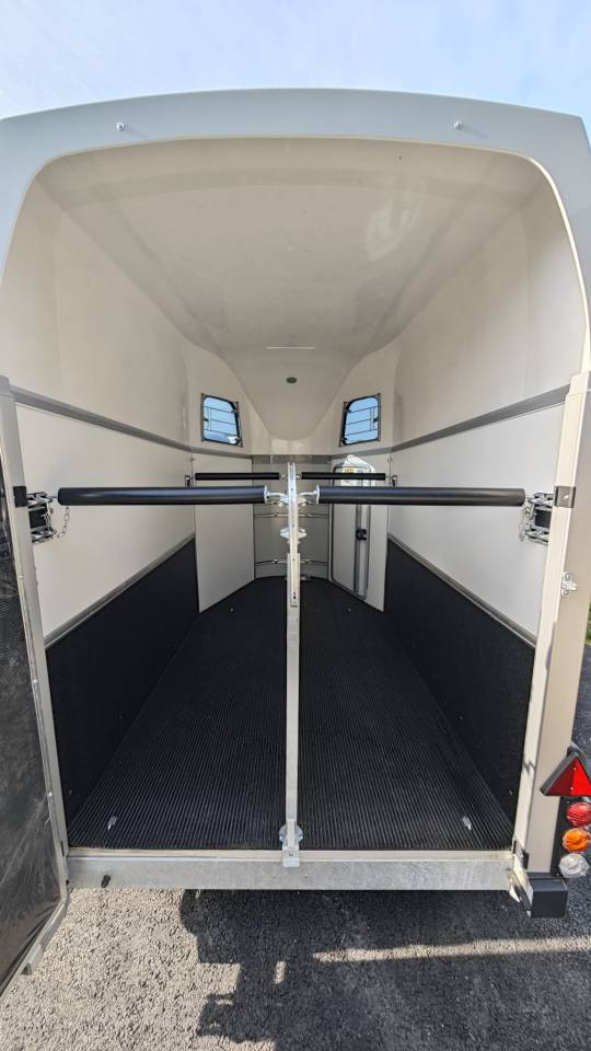 Trailer Ifor Williams HBEco 506 2 Cavalli 2026 Nuovo
