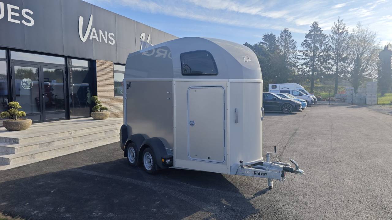 Trailer Ifor Williams HBEco 506 2 Cavalli 2026 Nuovo