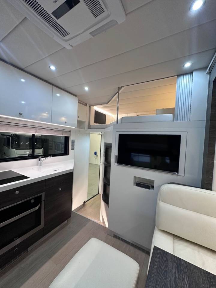 Camion per Cavalli Altra marca VOLVO 0 Occasione