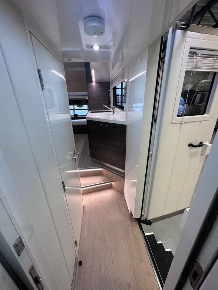 Camion per Cavalli Altra marca VOLVO 0 Occasione