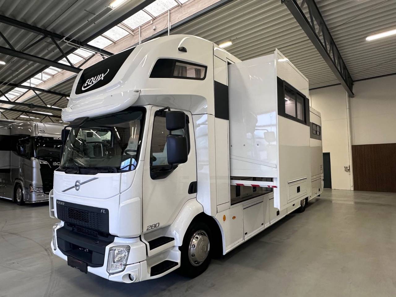 Camion per Cavalli Altra marca VOLVO 0 Occasione