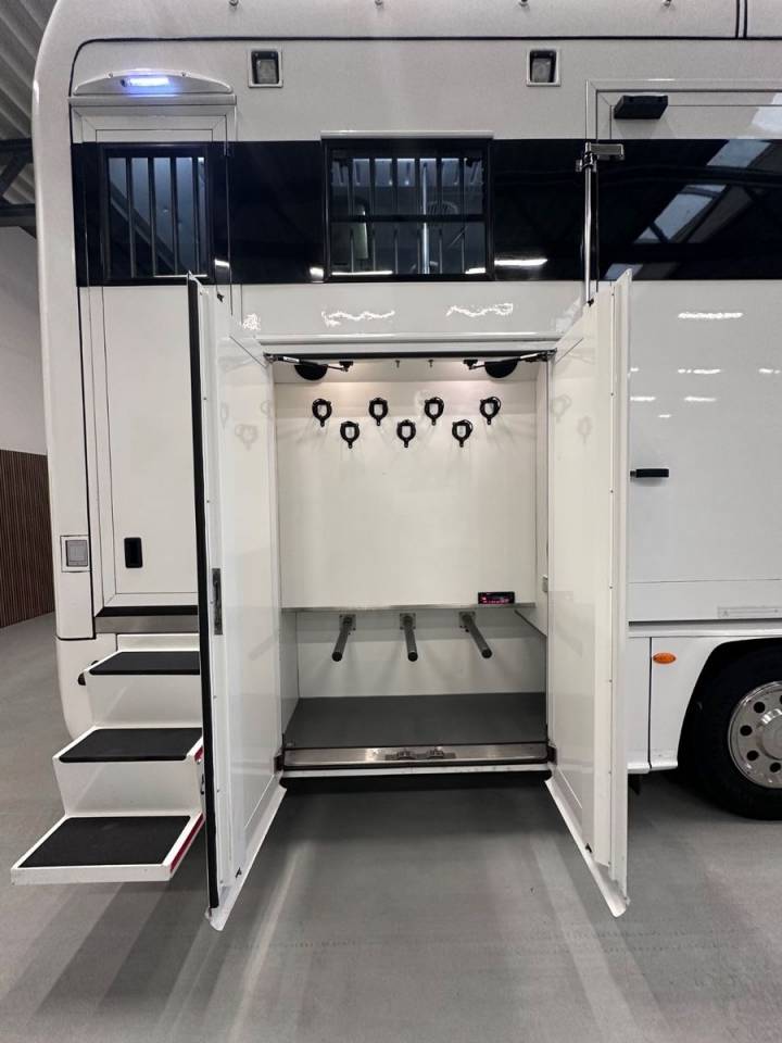 Camion per Cavalli Altra marca VOLVO 0 Occasione