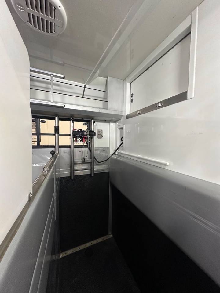 Camion per Cavalli Altra marca VOLVO 0 Occasione