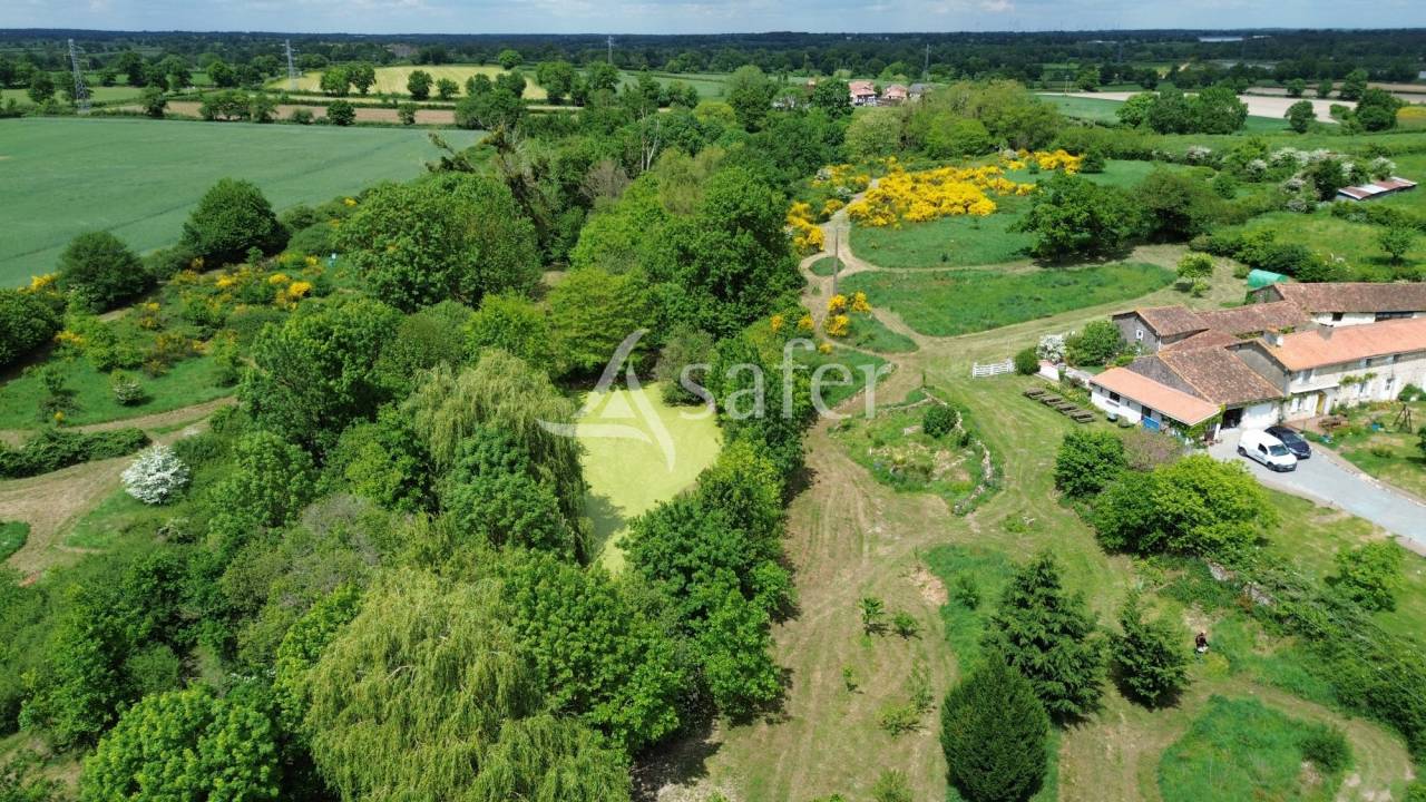 Azienda agricola In vendita Deux-Sèvres