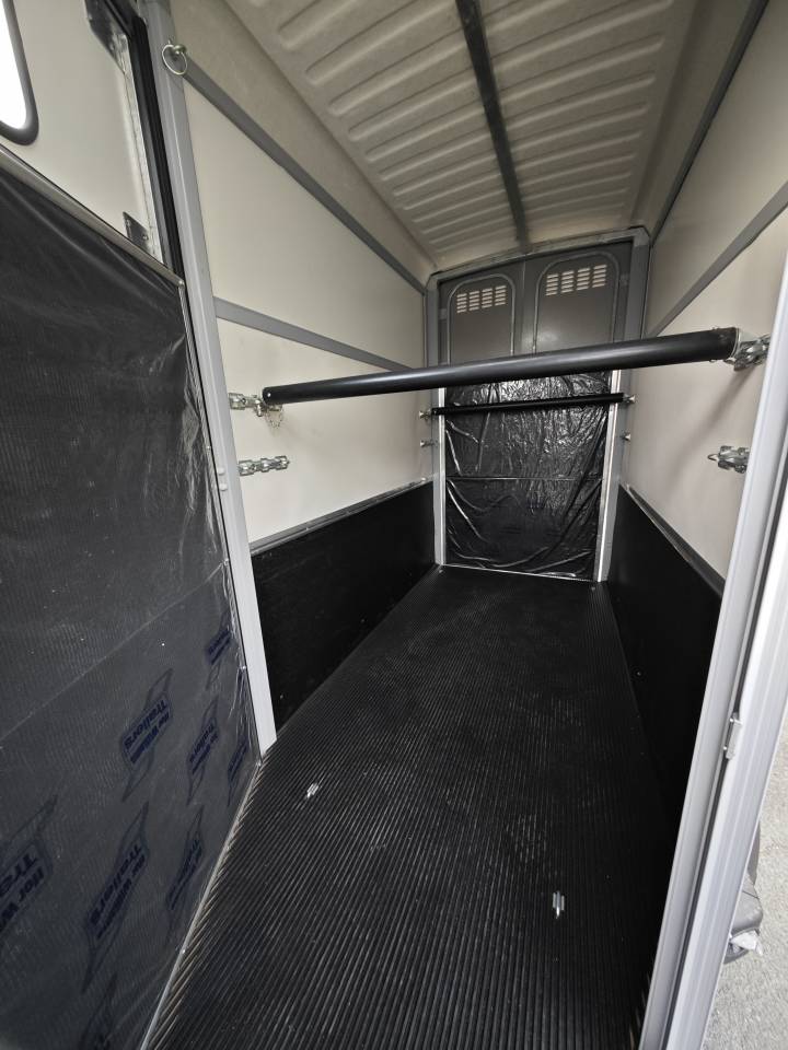 Trailer Ifor Williams Hb403 1,5 Cavalli 2025 Nuovo