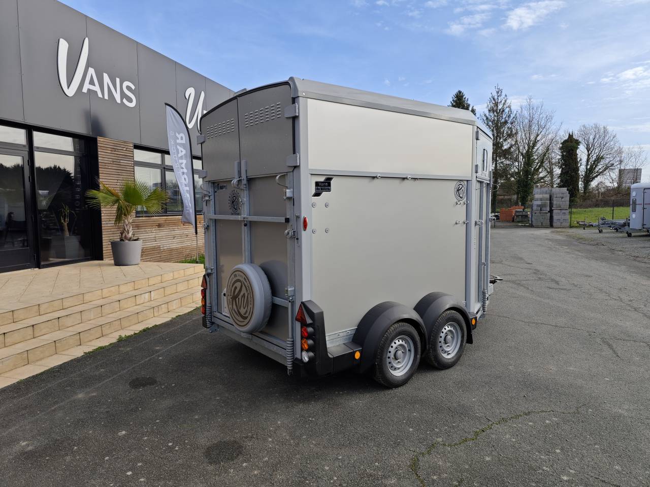 Trailer Ifor Williams Hb511 2 Cavalli 2025 Nuovo