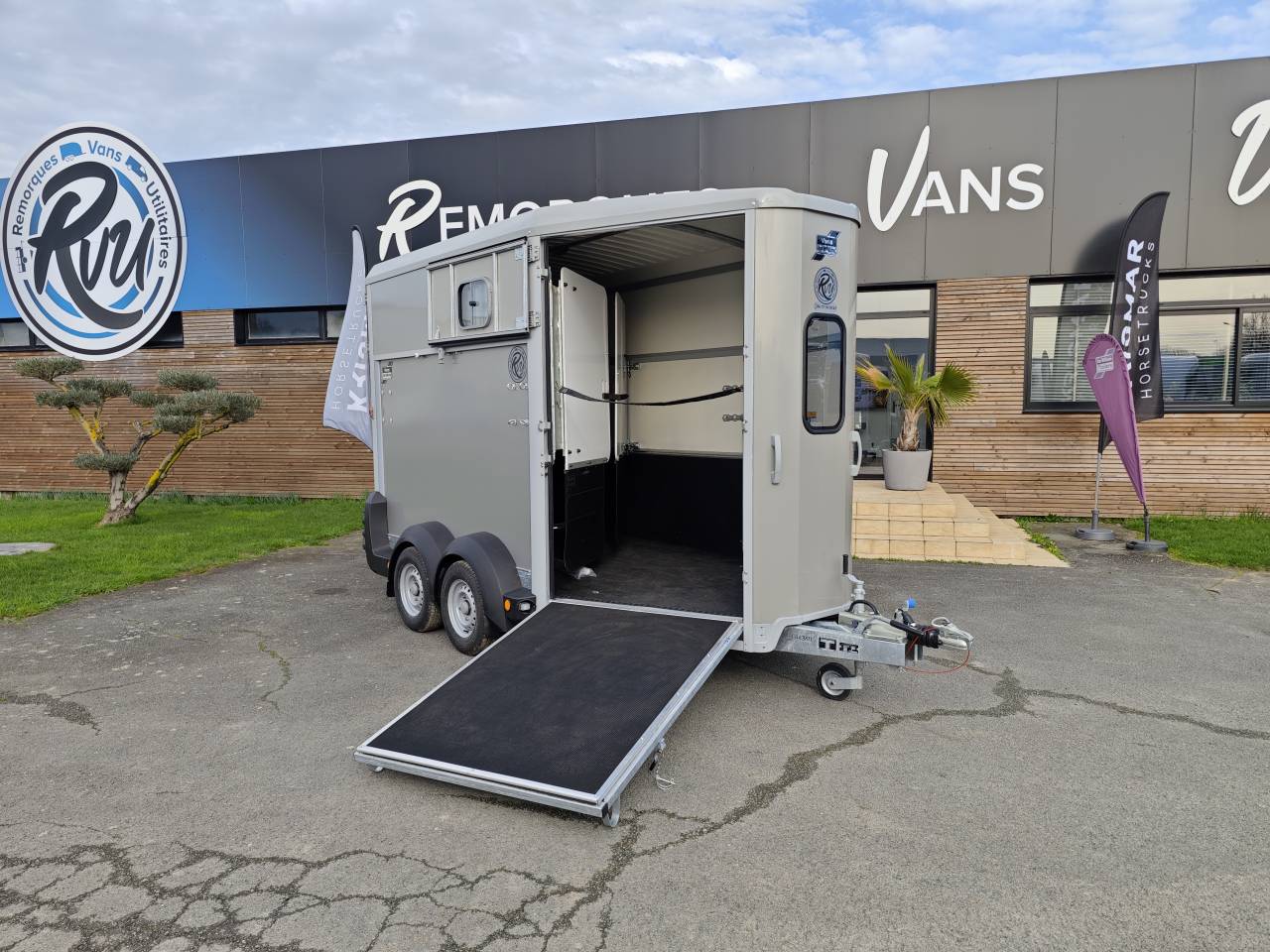 Trailer Ifor Williams Hb511 2 Cavalli 2025 Nuovo