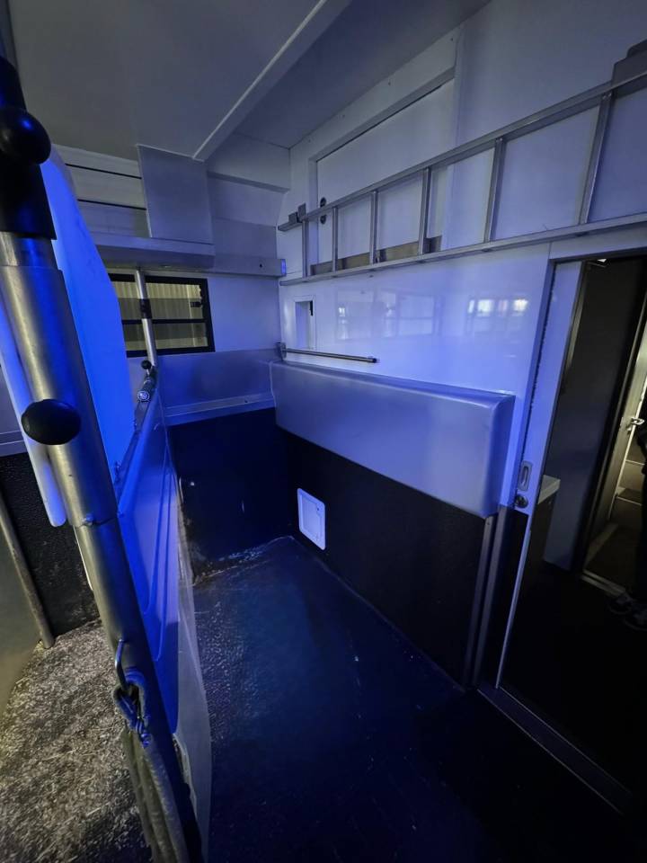 Camion per Cavalli Scania SCANIA 0 Occasione