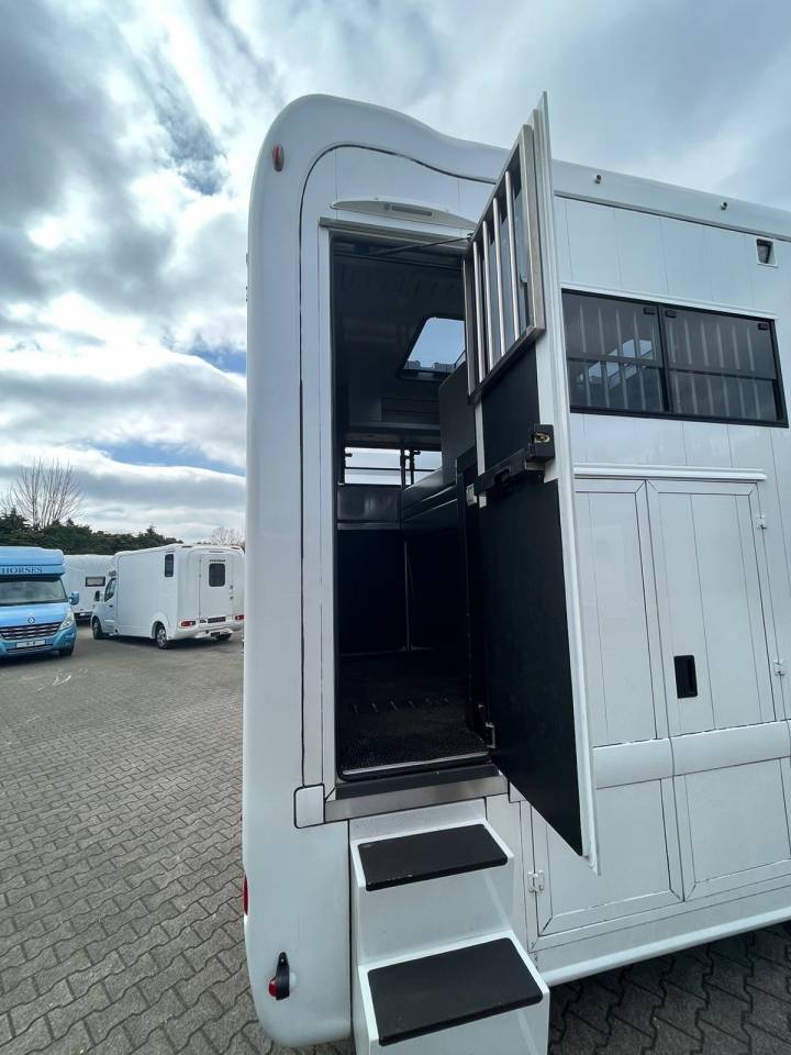 Camion per Cavalli Scania SCANIA 0 Occasione