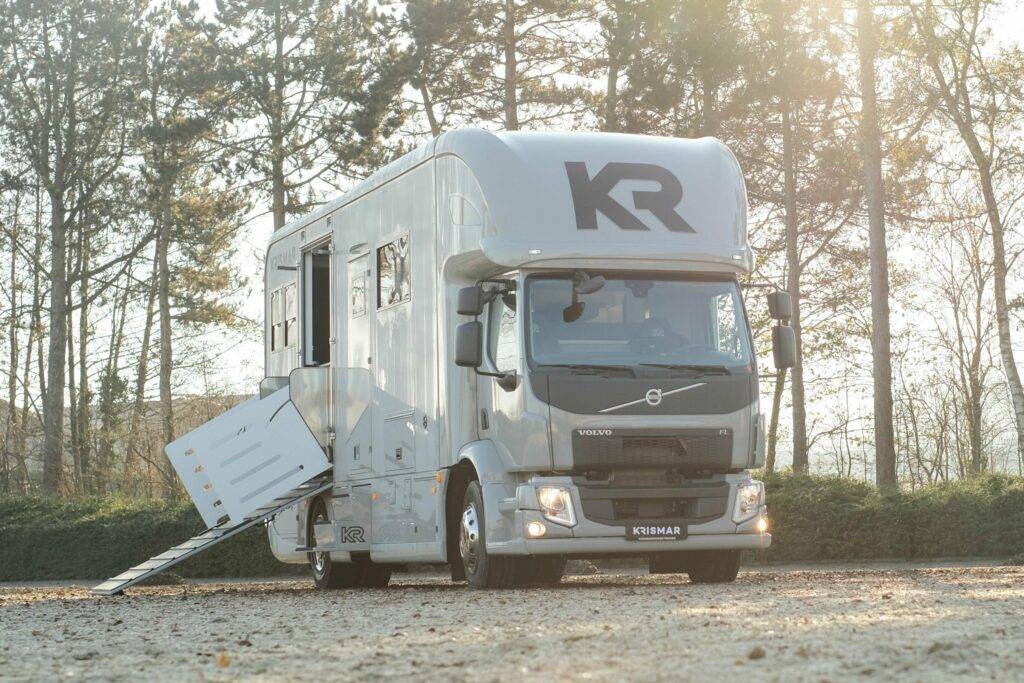 Camion per Cavalli Krismar Volvo 4 chevaux HC 2025 Nuovo