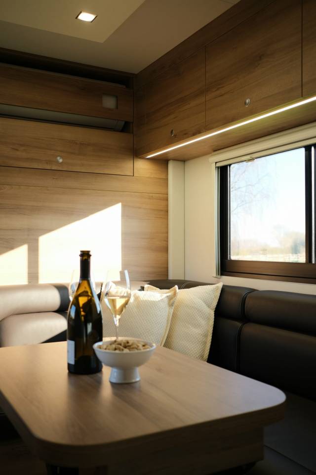 Camion per Cavalli Krismar Volvo 4 chevaux HC 2025 Nuovo