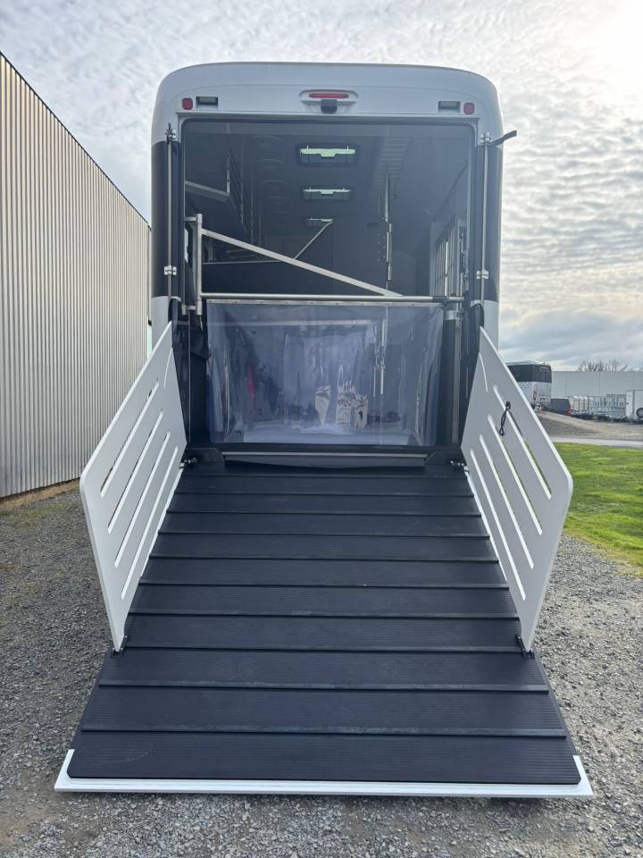 Camion per Cavalli Krismar Classicspace 2640 gamme pro 2025 Nuovo