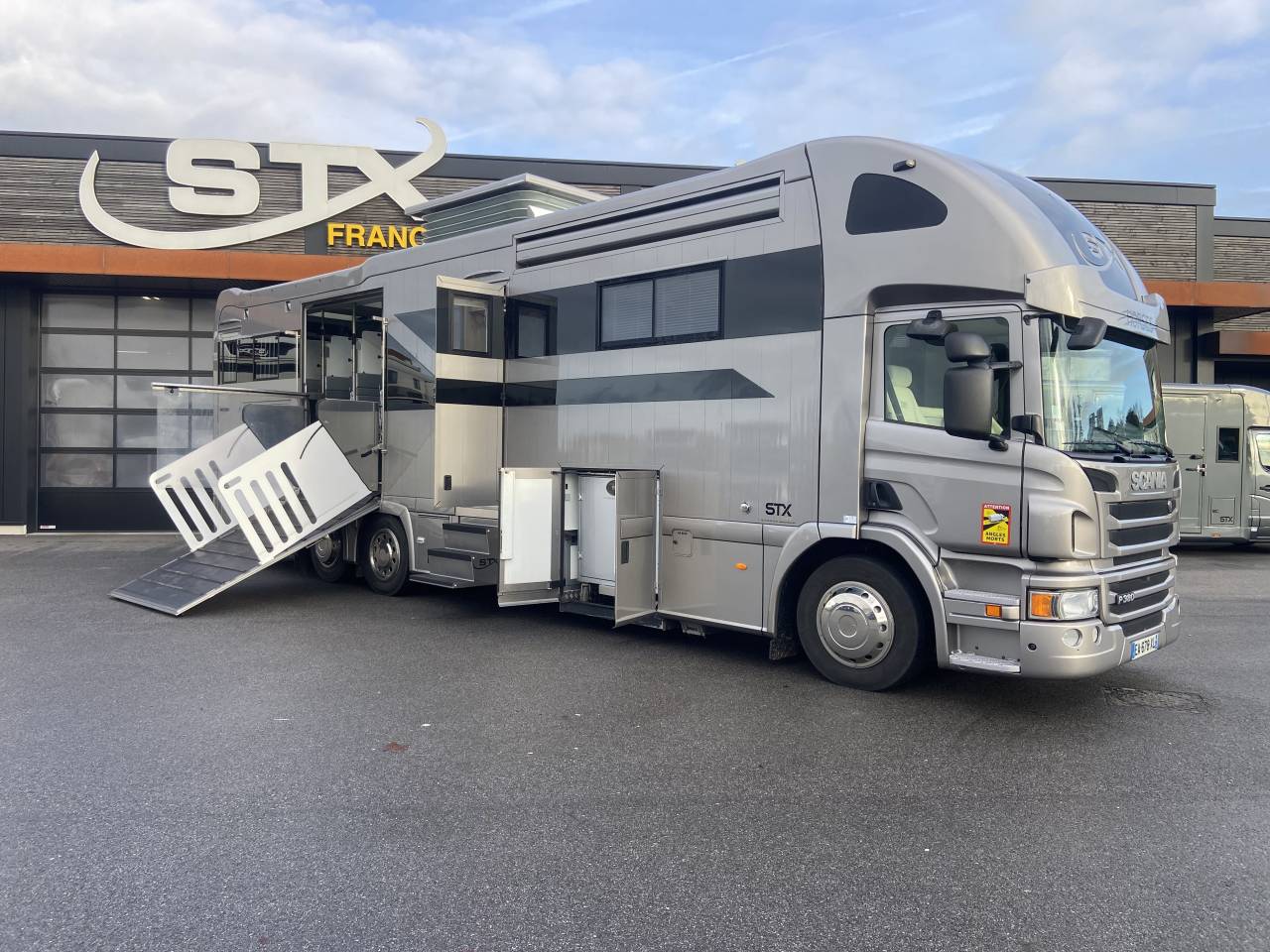 Camion per Cavalli STX  2013 Occasione