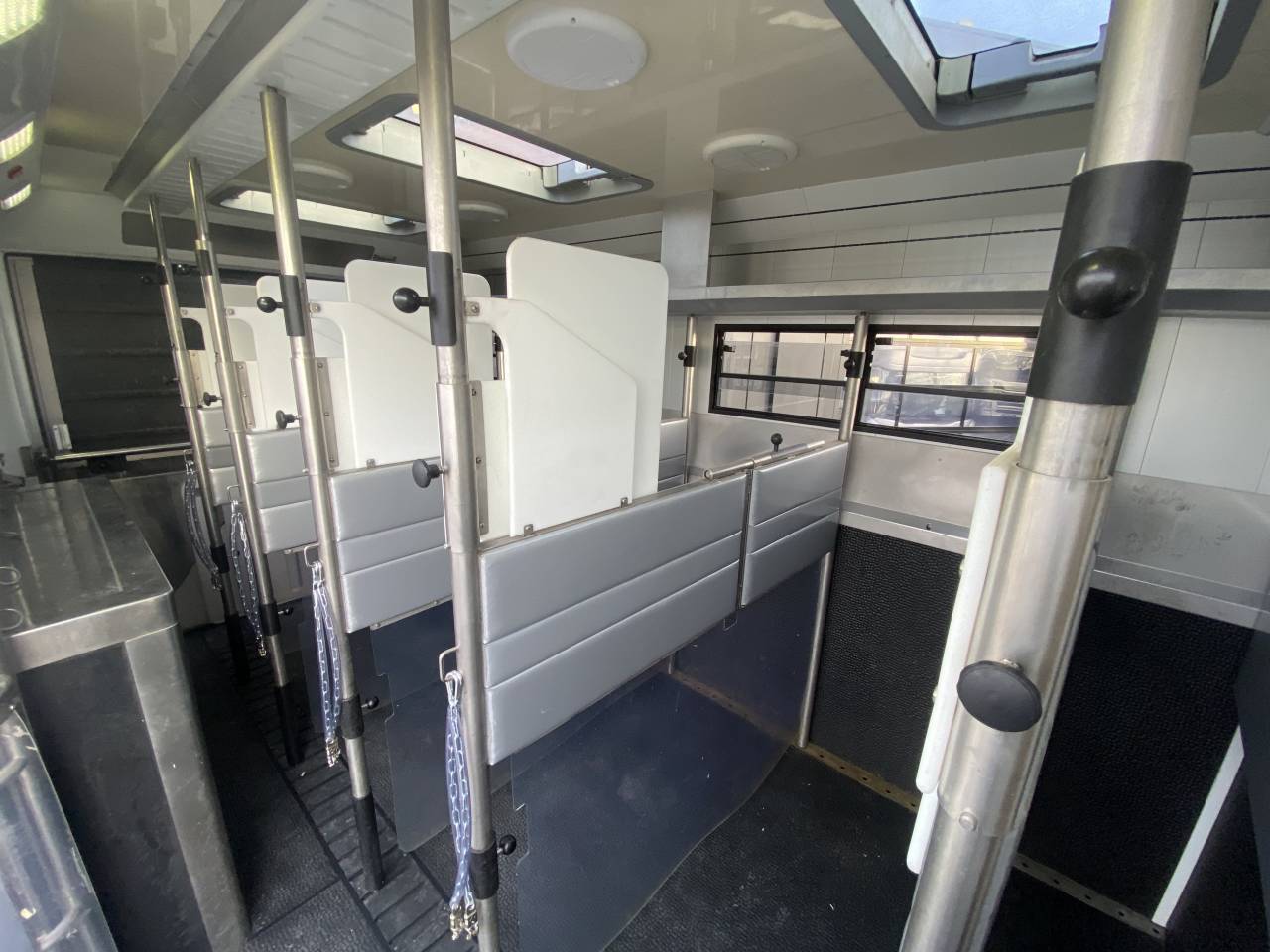 Camion per Cavalli STX  2013 Occasione