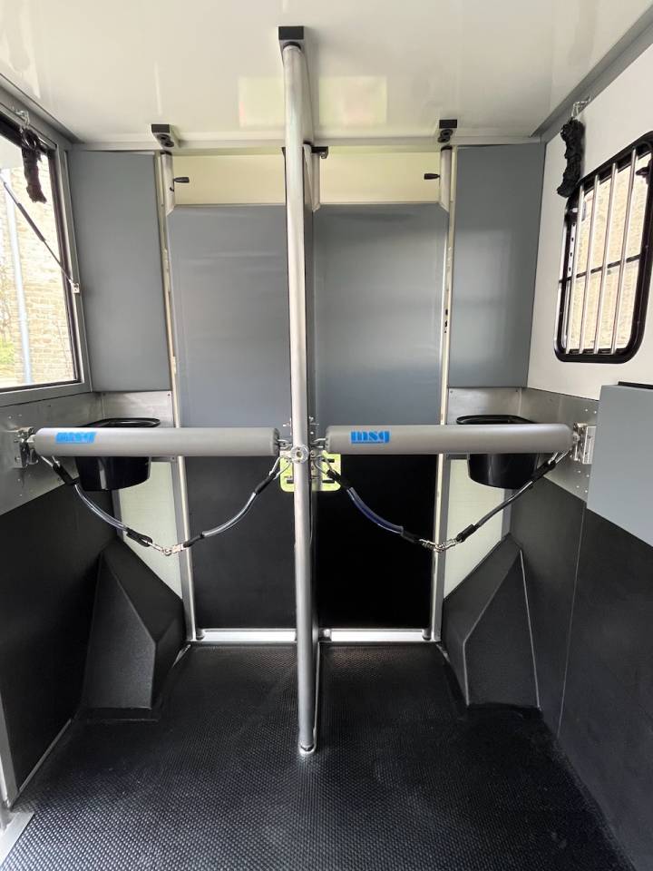 Van per Cavalli Altra marca NISSAN 0 Nuovo