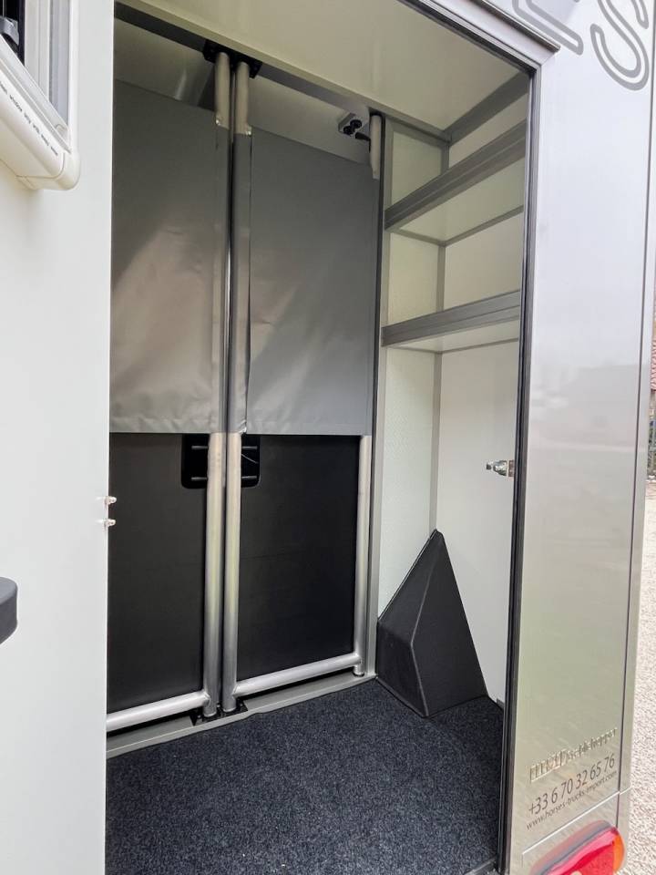 Van per Cavalli Altra marca NISSAN 0 Nuovo