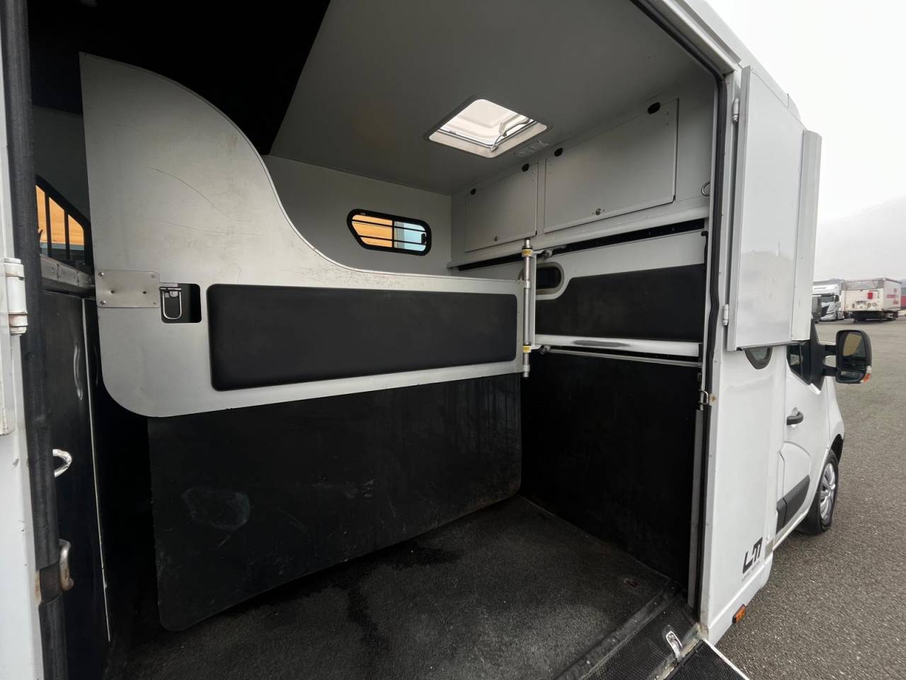 Van per Cavalli Theault PROTEO 5 PLACES 2011 Occasione