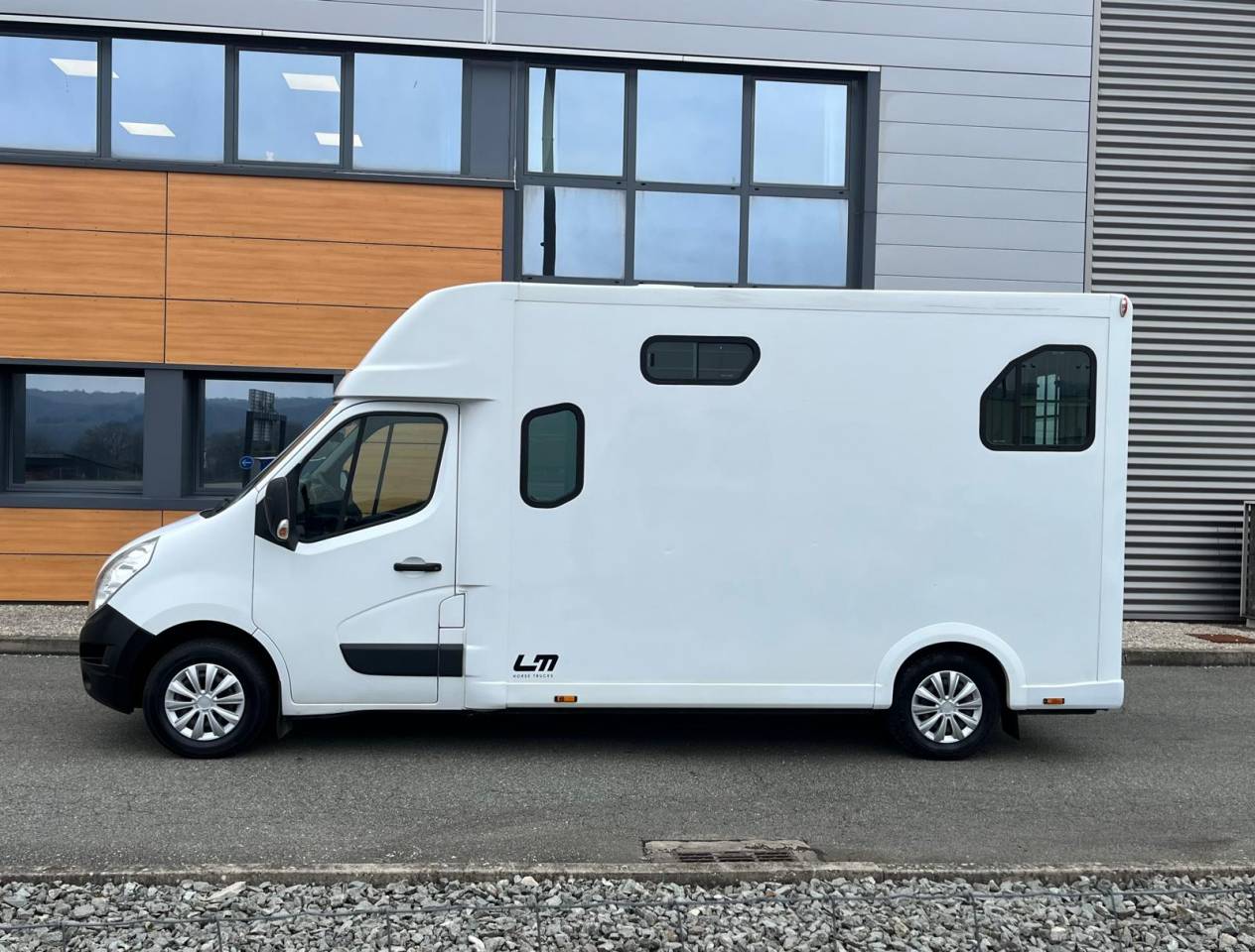 Van per Cavalli Theault PROTEO 5 PLACES 2011 Occasione