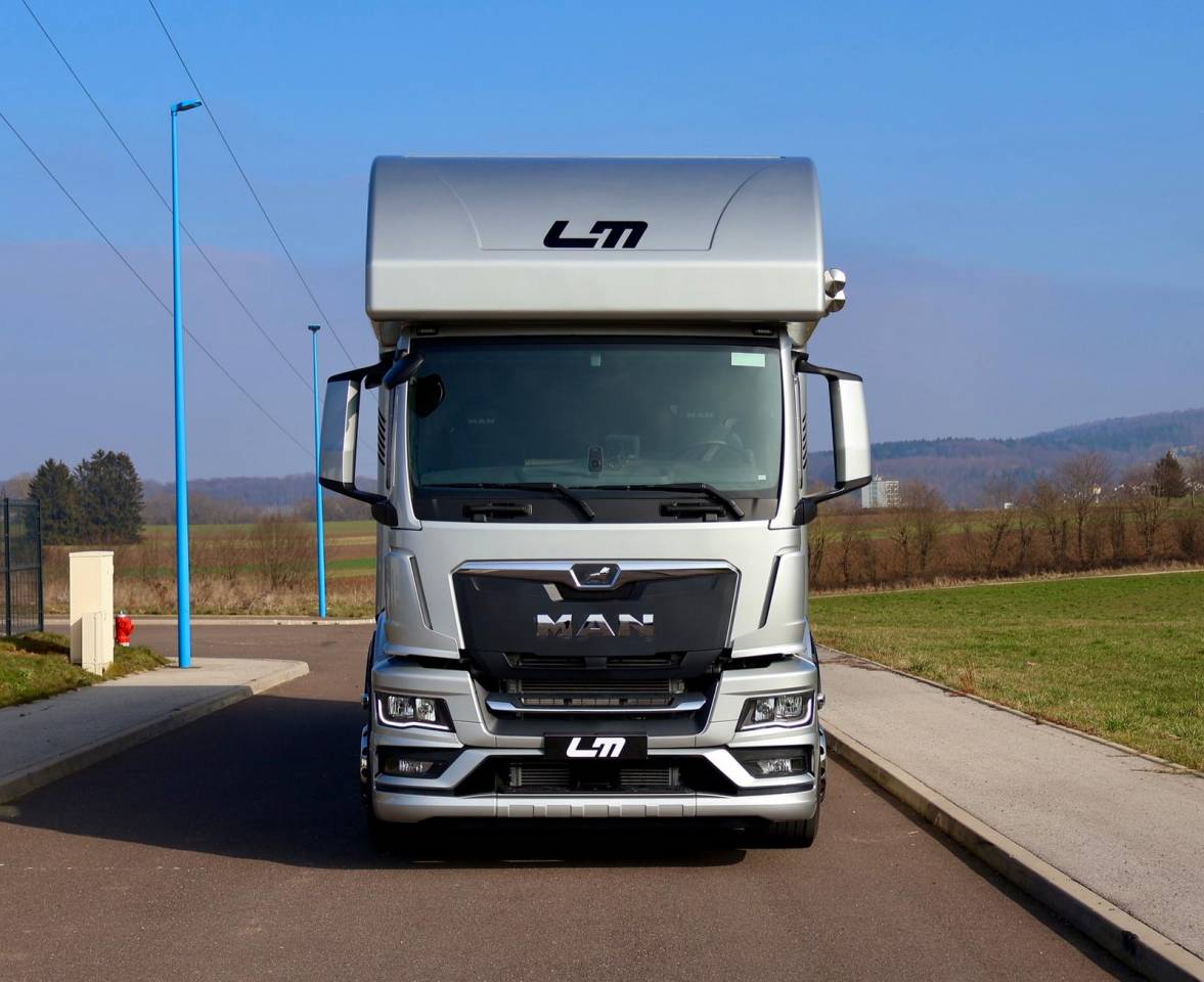 Camion per Cavalli - Altra marca - MAN TGS 26.430 PAILLARD 8 CHEVAUX POP OUT 2025 Nuovo