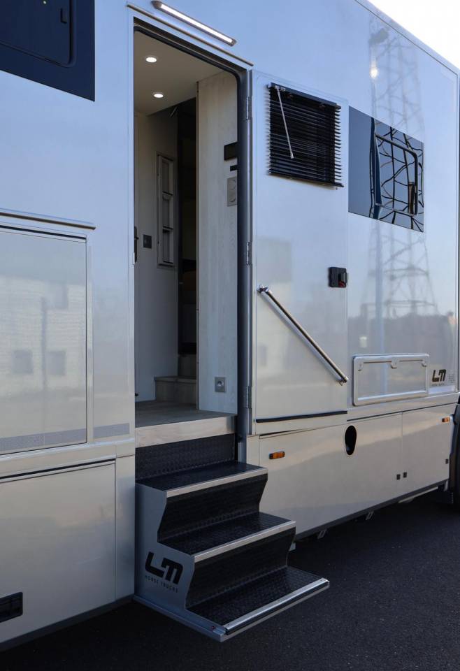 Camion per Cavalli - Altra marca - MAN TGS 26.430 PAILLARD 8 CHEVAUX POP OUT 2025 Nuovo