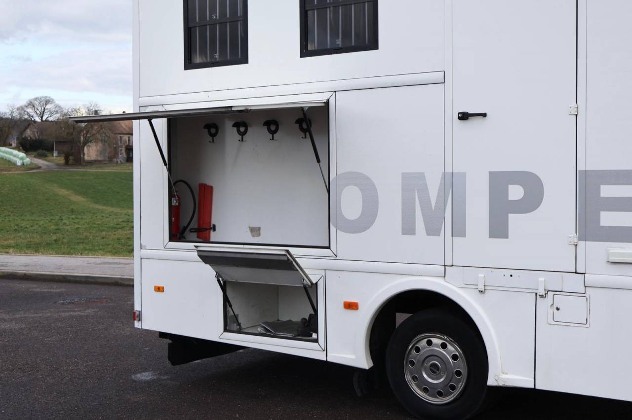 Camion per Cavalli - Altra marca - AK ATEGO 4 CHEVAUX 8.180 2014 Occasione