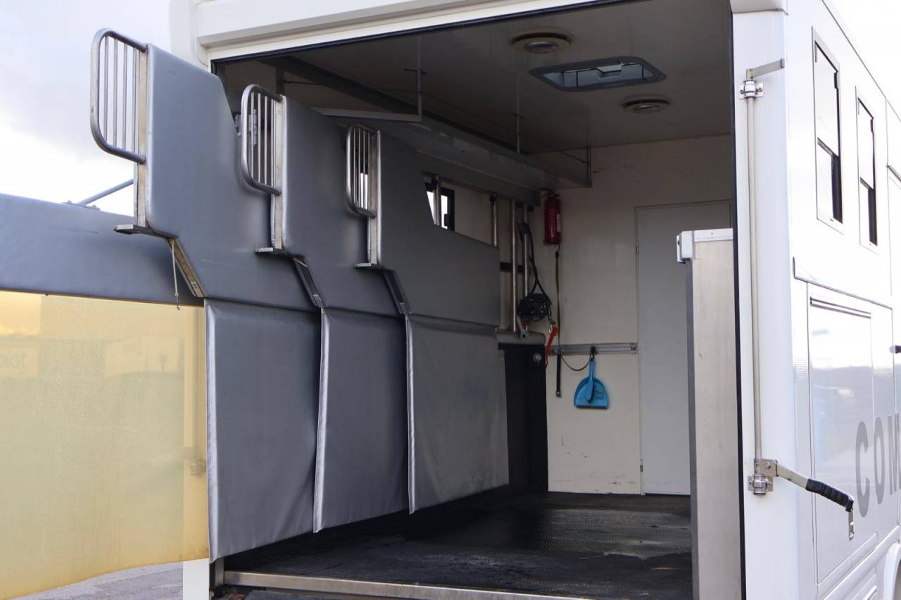 Camion per Cavalli - Altra marca - AK ATEGO 4 CHEVAUX 8.180 2014 Occasione