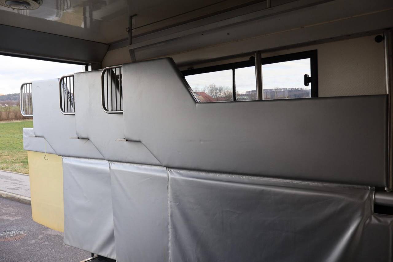 Camion per Cavalli - Altra marca - AK ATEGO 4 CHEVAUX 8.180 2014 Occasione