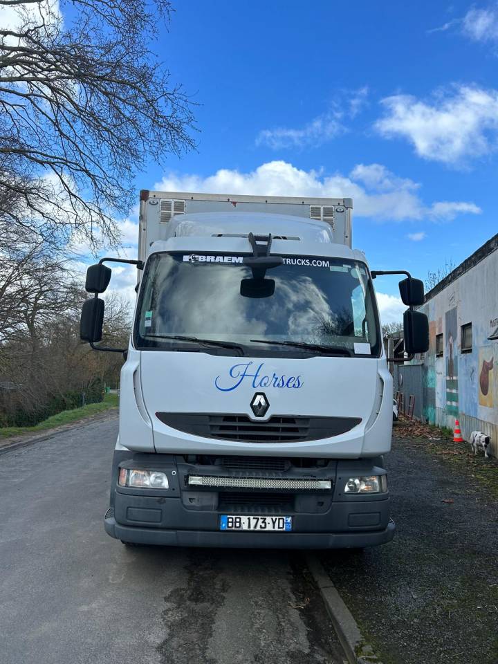 Camion per Cavalli Renault midle 2011 Occasione