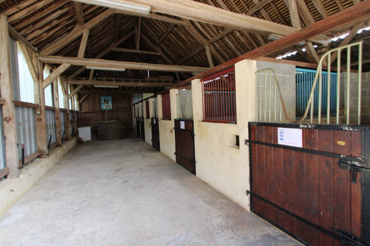 Scuderia per proprietari In vendita Yonne