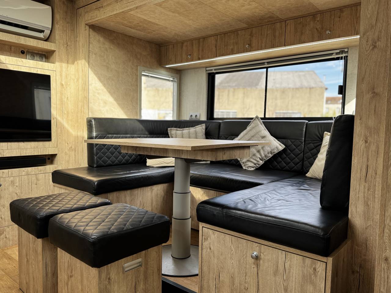 Camion per Cavalli Volvo FH 6  2024 Occasione