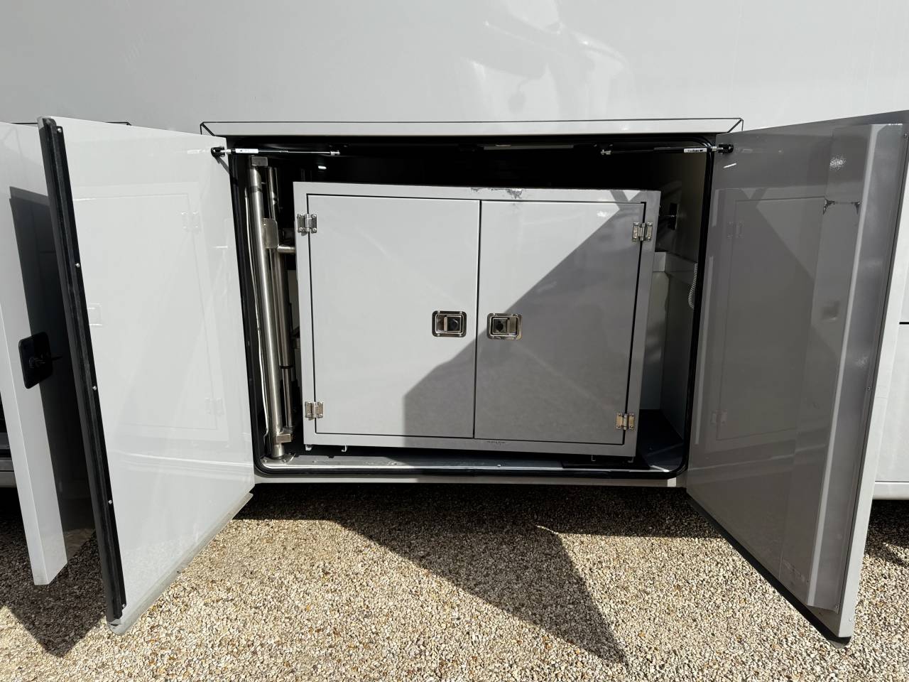 Camion per Cavalli Volvo FH 6  2024 Occasione