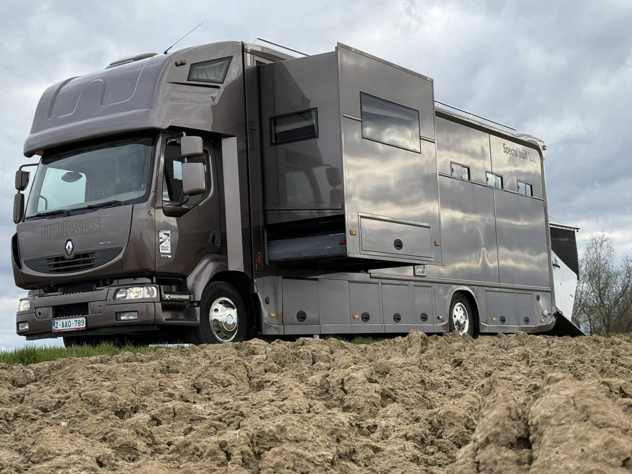 Camion per Cavalli Renault midlum 300 cv 2013 Occasione