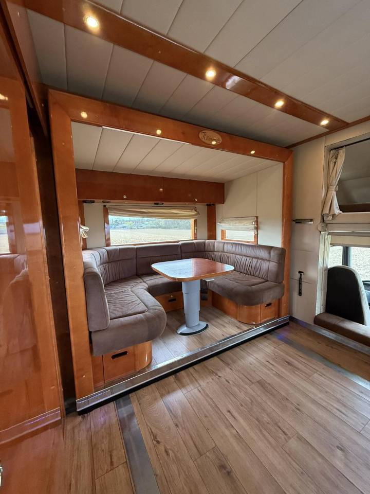 Camion per Cavalli Renault midlum 300 cv 2013 Occasione