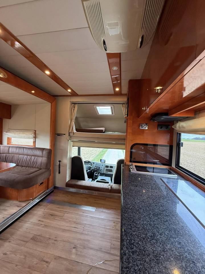 Camion per Cavalli Renault midlum 300 cv 2013 Occasione