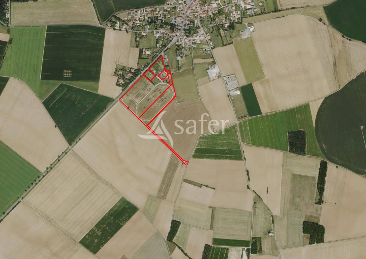 Proprietà equestre In vendita Charente-Maritime