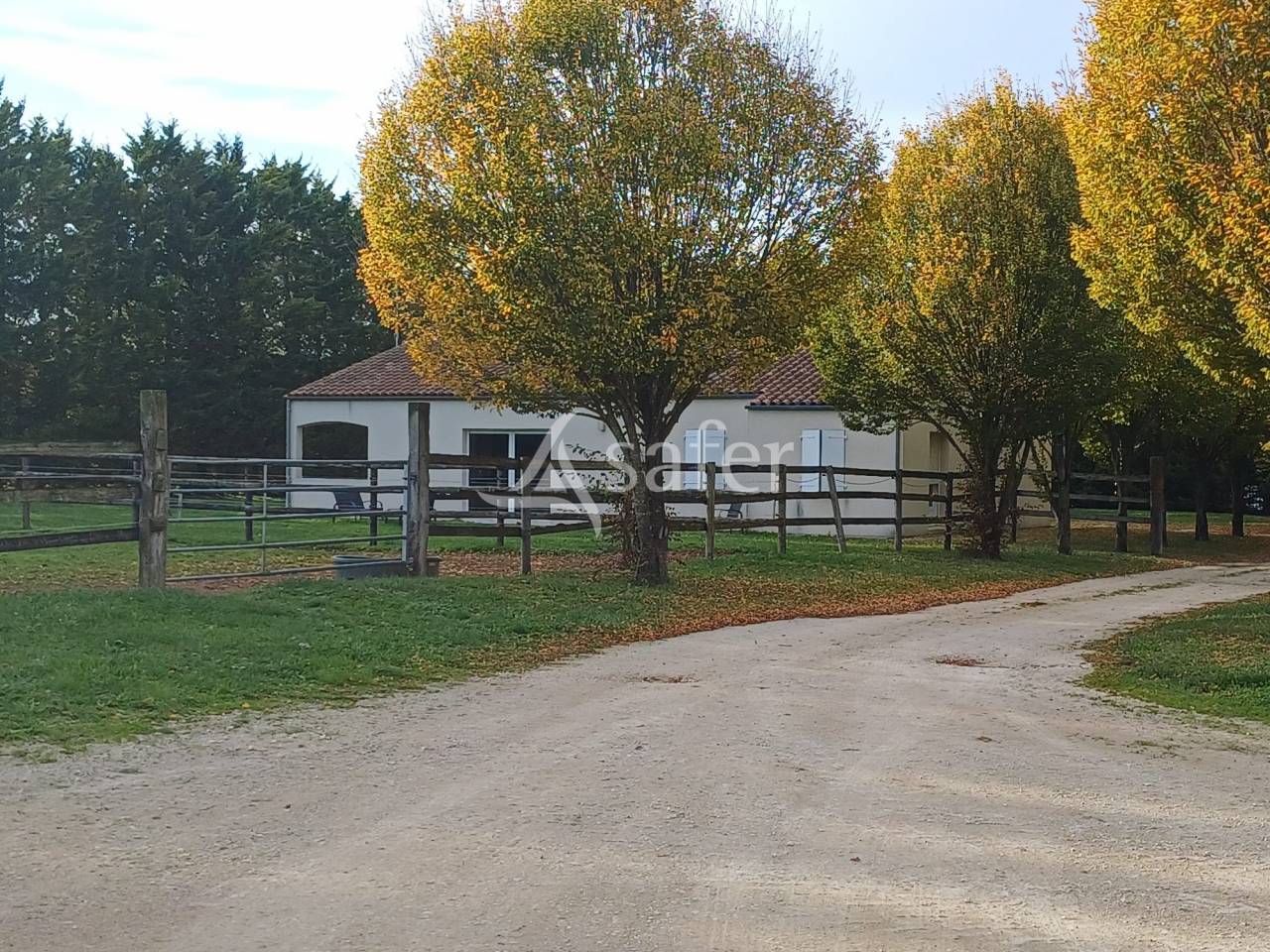 Proprietà equestre In vendita Charente-Maritime
