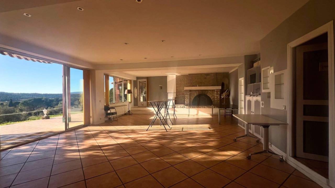 Propriet&agrave; equestre In vendita Var