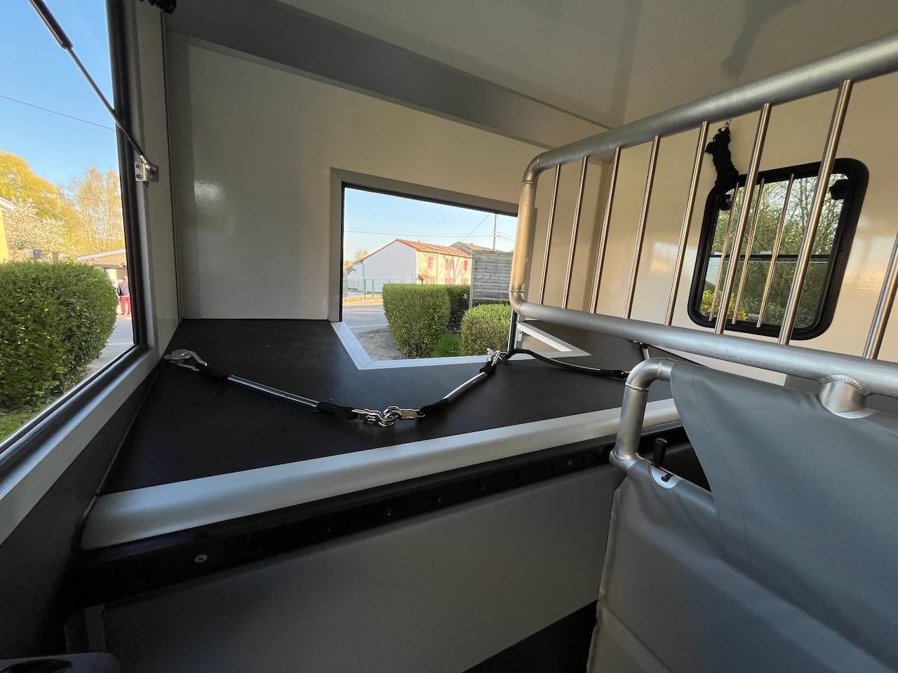 Van per Cavalli Altra marca NISSAN 0 Nuovo