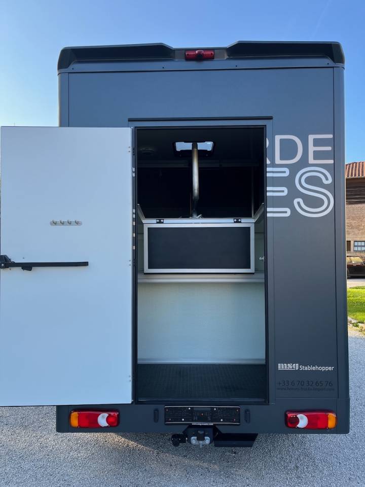 Van per Cavalli Altra marca NISSAN 0 Nuovo