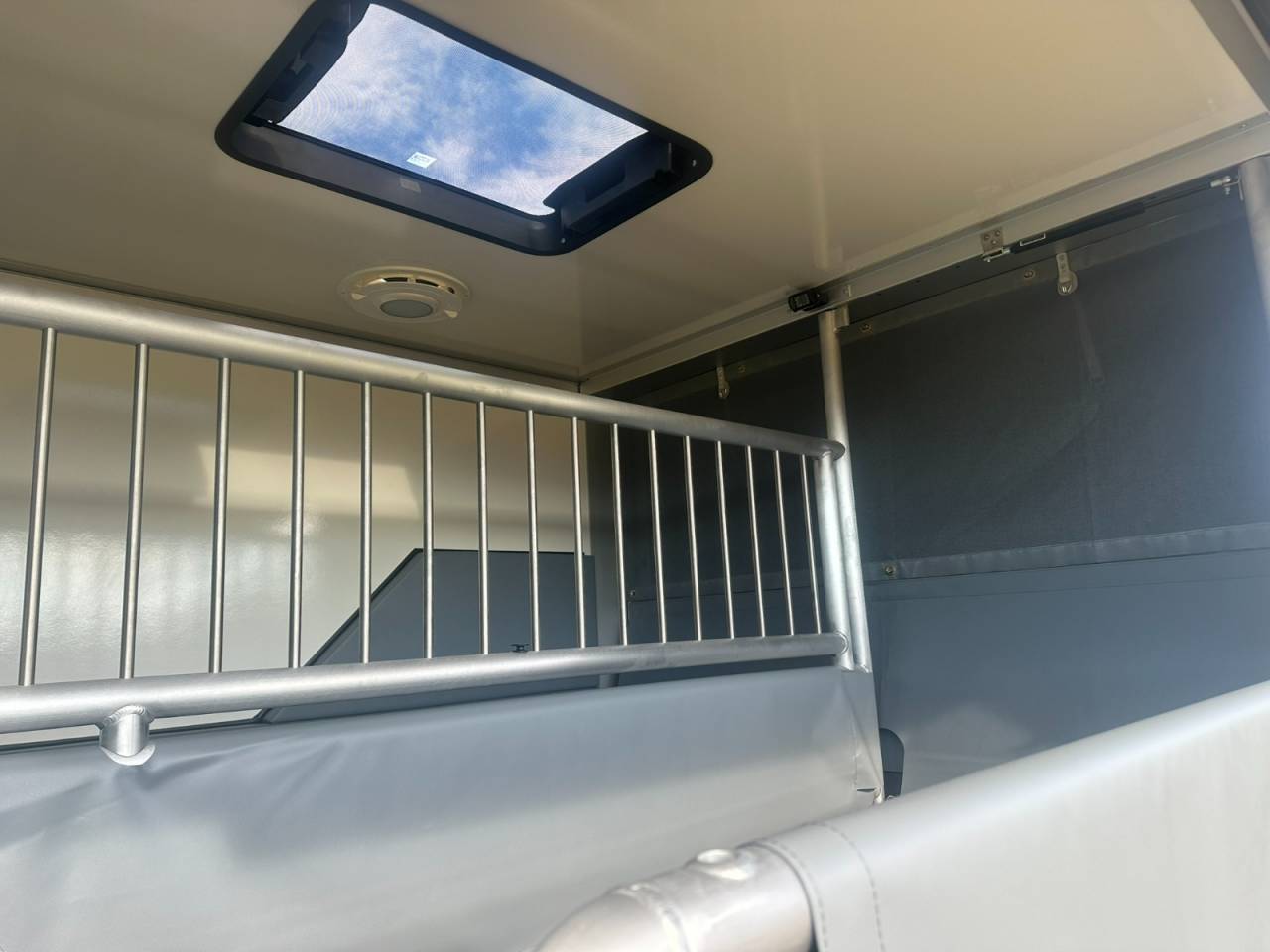 Camion per Cavalli Iveco IVECO 0 Nuovo