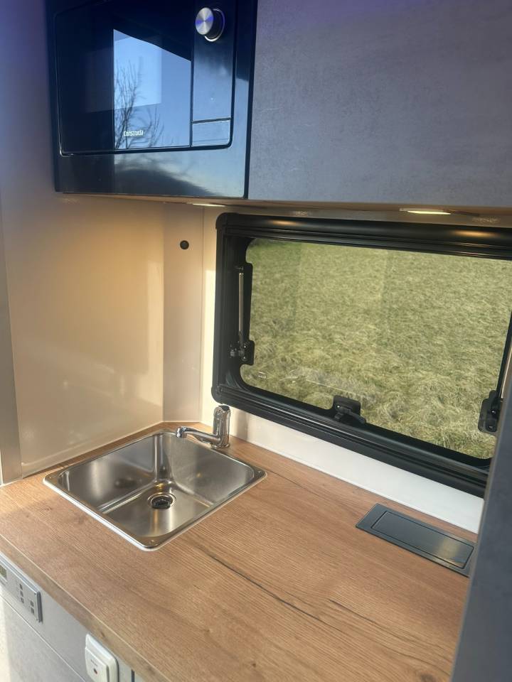 Camion per Cavalli Iveco IVECO 0 Nuovo