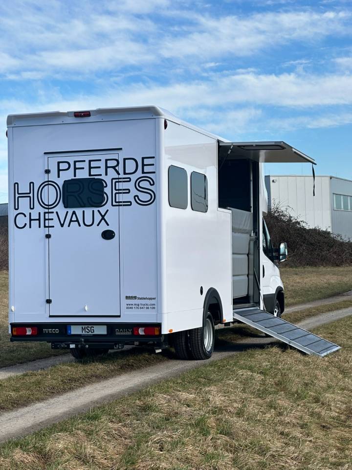 Camion per Cavalli Iveco IVECO 0 Nuovo