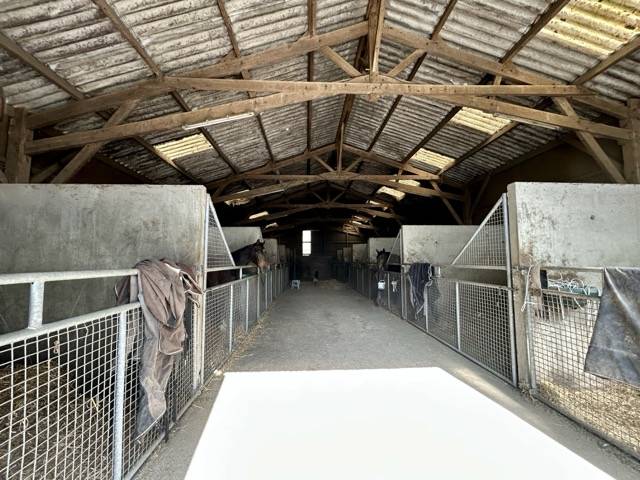 Scuderia di corsa In vendita Mayenne