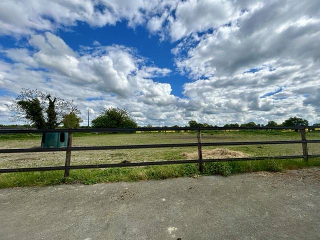 Scuderia di corsa In vendita Mayenne