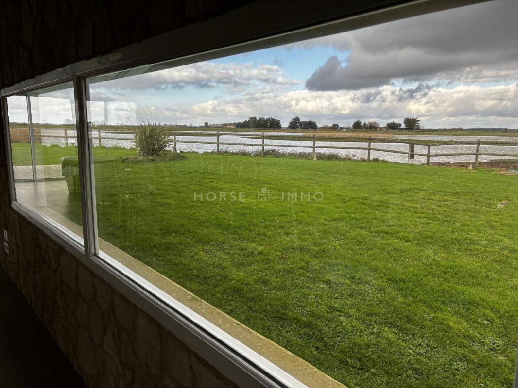 Propriet&agrave; equestre In vendita Vend&eacute;e